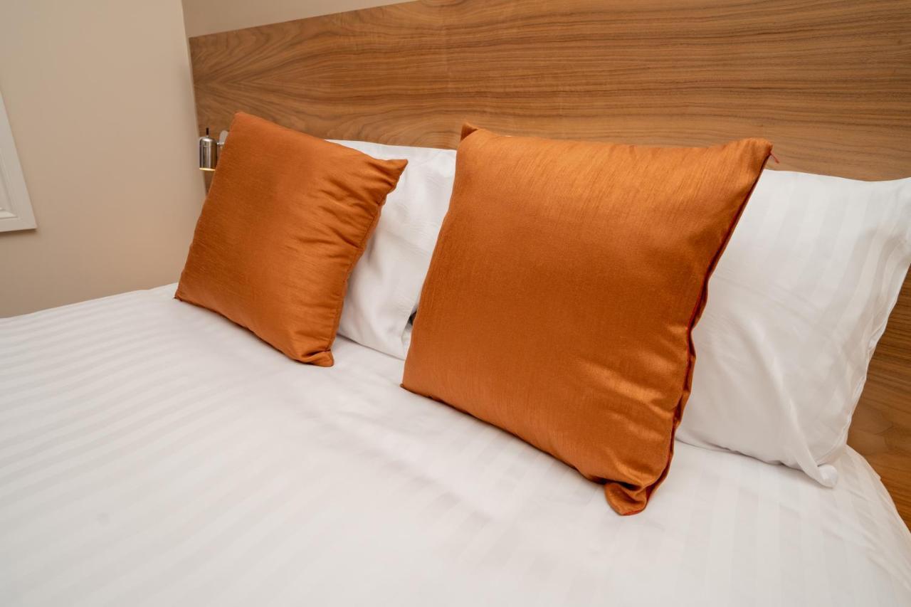 Eagle Hotel Luton Airport Luaran gambar
